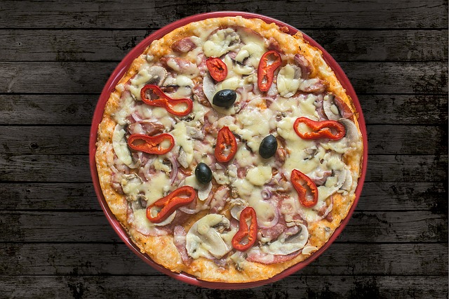 co trzeba wiedzieć składając zamówienie online na pizzę z dowozem