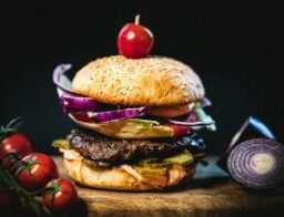 Burger jako lunch firmowy